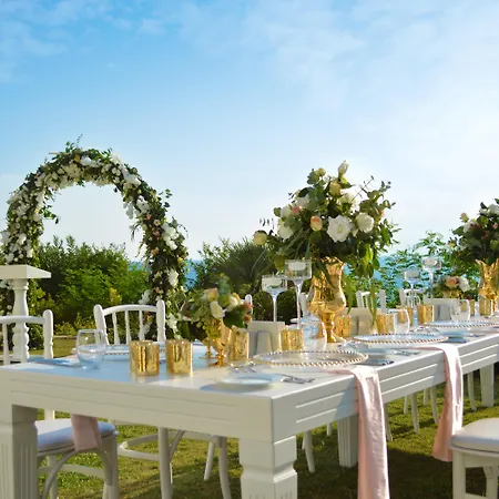 Hotel Akra