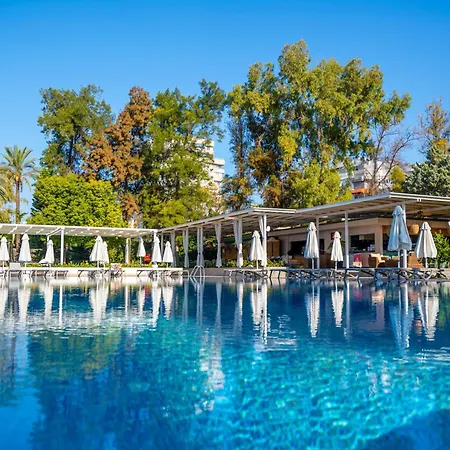 Hotel Akra