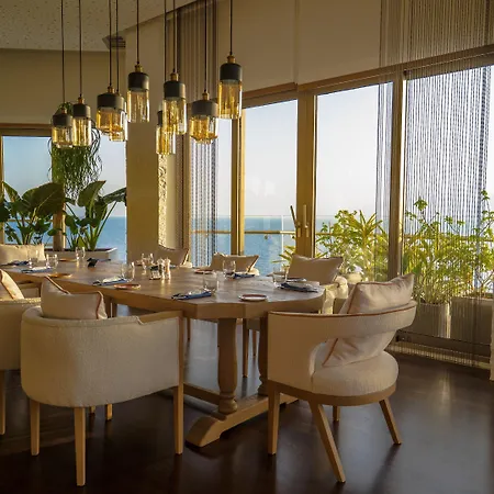 Akra Hotel 5*