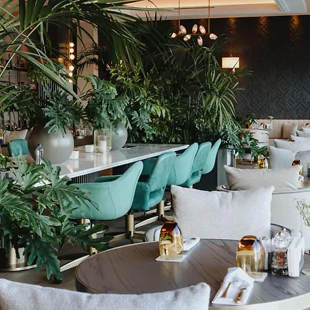 Akra Hotel 5*