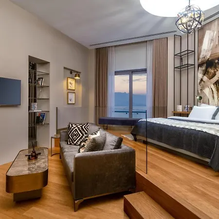 Hotel Akra 5*